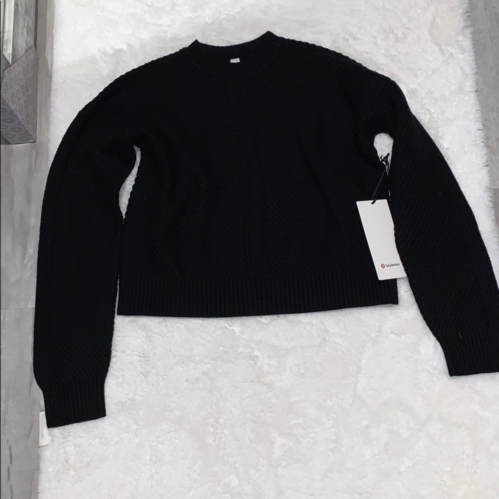 Lululemon Waist Length Sweater